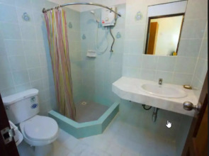 OYO 320 Regent 2002 Guest House