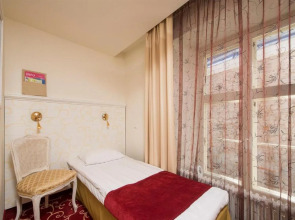 Отель Meriton Old Town Garden