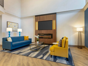 Comfort Suites East Brunswick - South River