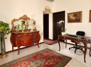 Roma Central Guest House