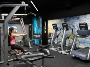 Link hotel & Hub By Dan Hotels