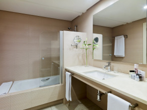 Отель H10 Estepona Palace