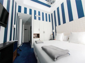 Отель Room Mate Valeria