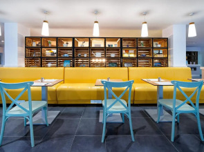 Apartamentos Blue Star