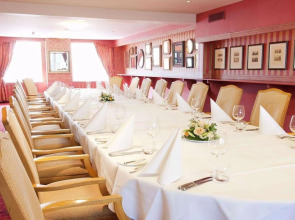 Carlton Ambassador Hotel