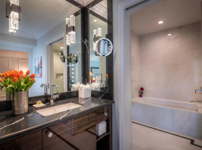 Beverly Hills Plaza Hotel & Spa