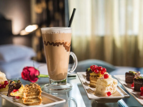 Rosslyn Thracia Hotel