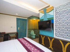 Phi Phi Nice Beach Hotel Hip