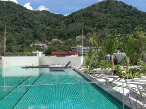 Отель Journeyhub Phuket Patong