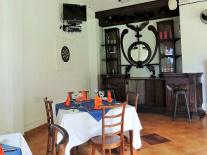 Airport Green View Resort