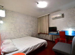 Shanghai Old West Gate Hostel