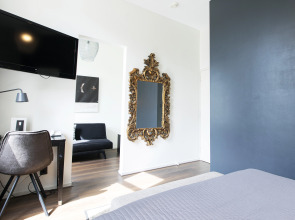 Quentin Amsterdam Hotel