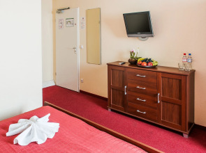 Mikon Eastgate Hotel