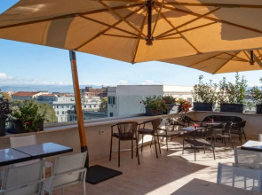 Отель The Guardian