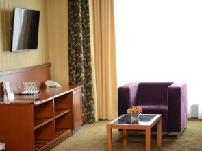 Hotel Golden Lake Resort