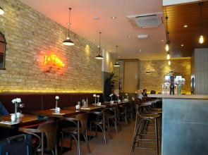 Kings Cross Inn Hotel