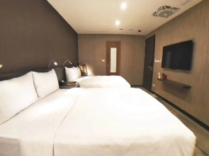 West.inn48 - Self Check-In Hotel