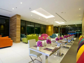 Seven Zea Chic Hotel