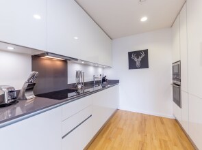1 Bedroom Stylish Apartment near Regents Park FREE WIFI & AIRCON by City Stay Aparts London