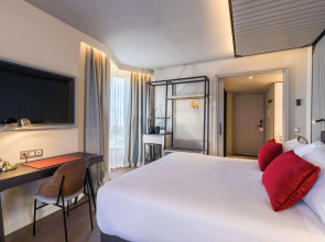 Отель Canopy by Hilton Madrid Castellana