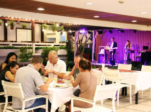 The Cha-am Methavalai Hotel