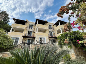 Farrys Boutique Hotel & Beach Club