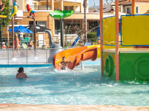 Отель Chrispy Waterpark Resort