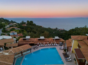 Sea View Village - Studios & Apartments