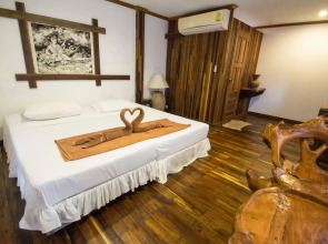 Tropical Garden Bungalow