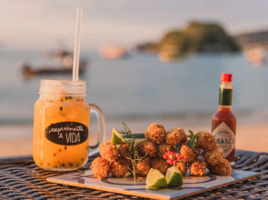 Bamboo Búzios Hostel