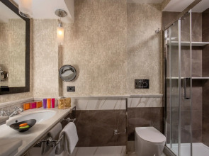 The Inn at the Spanish Steps