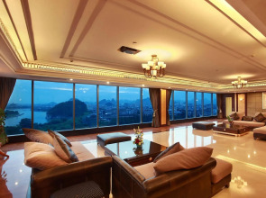 Guilin Lijiang Waterfall Hotel