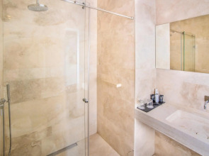 Mikes Kanarium City Hotel