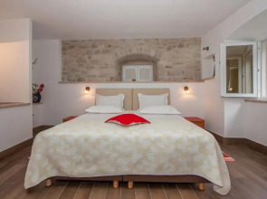 Garden Apartment Hotel Split