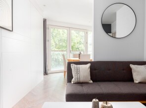 Luminous 2 Bed Balcony Flat in Islington