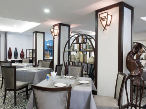 Thang Long Opera Hotel