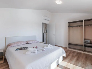 Matta Apartment 400m From The Lake