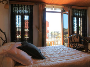 Tom Square Boutique Hotel