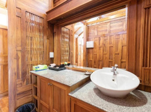 Отель Phi Phi The Beach Resort