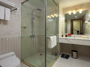 Sq Hang Gai Hotel & Spa