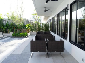 Gate43 Airport Hotel