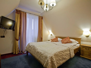 Helan Family & Garden