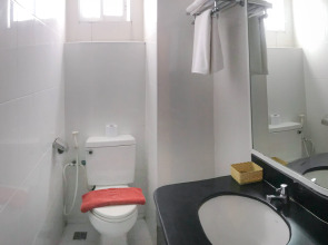 J TWO S Pratunam Hotel