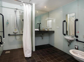 Holiday Inn London - Luton Airport by IHG