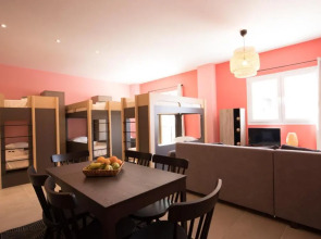 Local Hostel & Suites