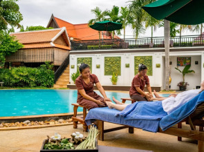 Les Bambous Luxury Hotel