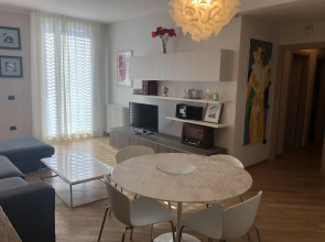 Blue Shades Aparthotel