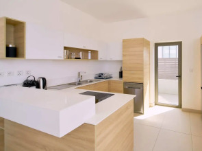 Les Estivales Beachfront Suites & Penthouses with LOV