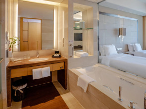 Crowne Plaza Yichang by IHG