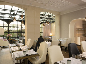 Hotel Le Narcisse Blanc & Spa